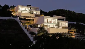 Real estate in Spain, Villa. La Sierra area, 4 bedrooms, 466 m2 - photo 2