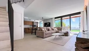 Buy an Villa in Spain. PAU 1 area, 3 bedrooms, 188 m2 - photo 3