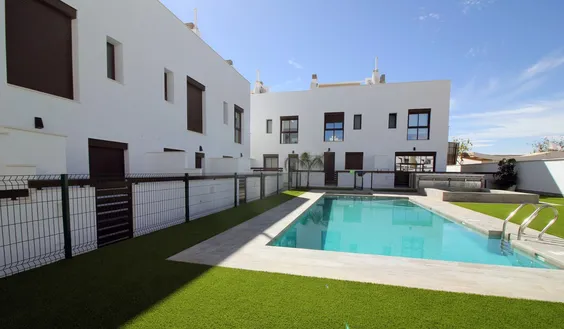 Property Spain, Town house. PILAR DE LA HORADADA area, 4 bedrooms, 119 m2 - photo 1