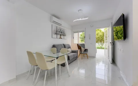 Apartment in Torrevieja, Spain. Parque de las Naciones area, 2 bedrooms, 52 m2, 2 bedrooms, 52 m² — €149900