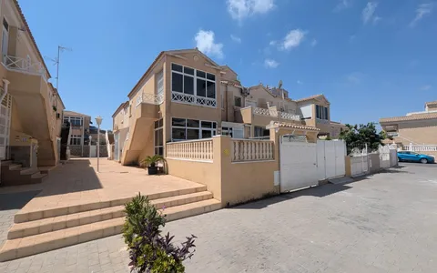 Torrevieja, Spain. Buy a Bungalow . Centro area, 2 bedrooms, 90 m2, 2 bedrooms, 90 m² — €155000